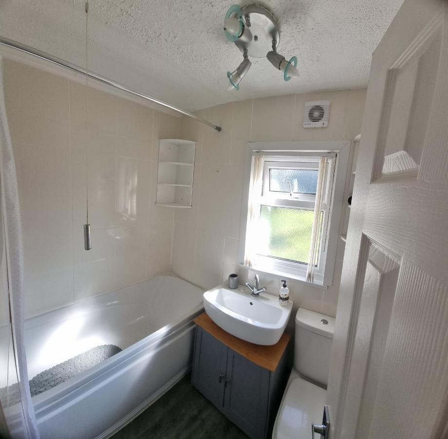 Watkin - Snowdon Cabins - Cozy Chalet - Glan Gwna, Caernarfon Caeathro ภายนอก รูปภาพ